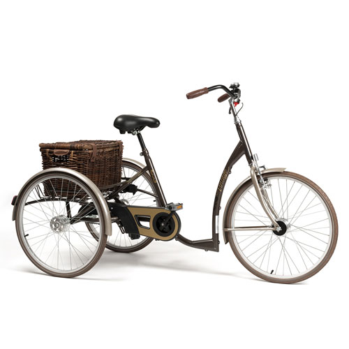 Photo tricycle adulte vintage de Vermeiren avec panier osier