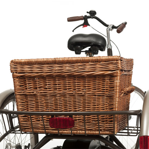 Photo tricycle adulte vintage de Vermeiren détail panier osier